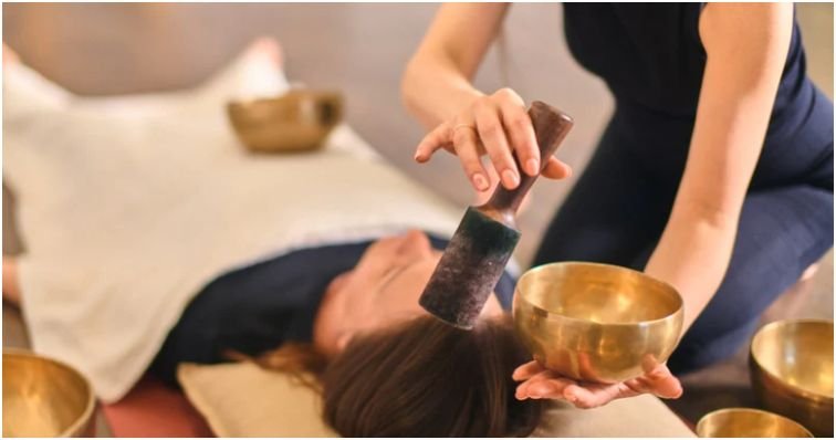 How does reiki healing work during an actual session?